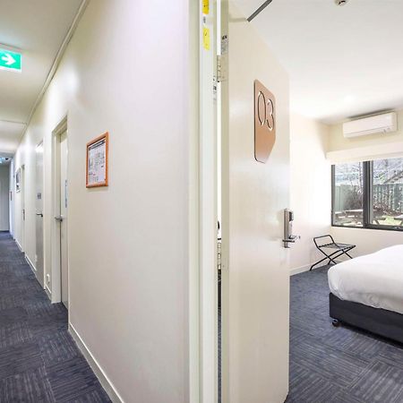 Nightcap At High Flyer Hotel Bankstown Luaran gambar